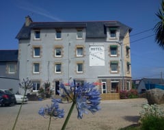 Hotel Logis - Le Phare (Perros-Guirec, France)