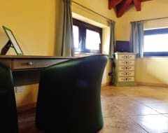 Hotel Agriturismo Cascina Scola (Rivoli, Italy)
