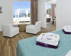 Hotel FERGUS Style Cala Blanca Suites (Santa Ponsa, Spain)