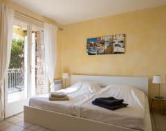 Hotel Villa With Stupendous View Overlooking Sea, Apartment 3 (albert) (Roquebrune-sur-Argens, France)