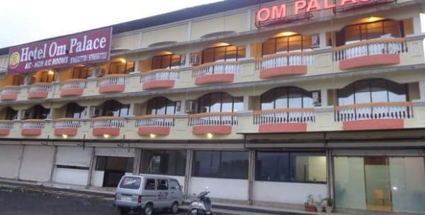 OYO 13151 Hotel Om Palace
