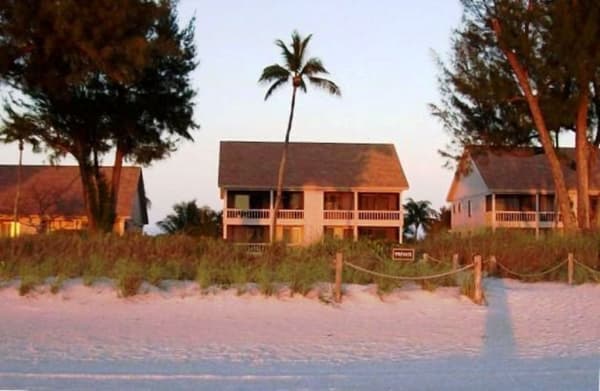 South Seas Resort Beach Cottage 1419 Directly On The Beach! Fabulous!