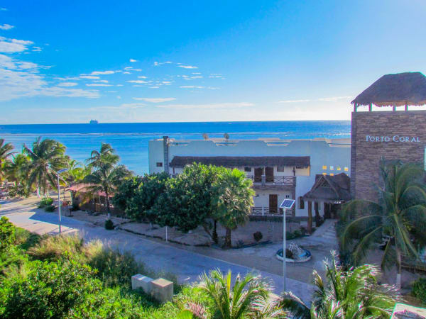 Porto Coral Beachfront Hotel