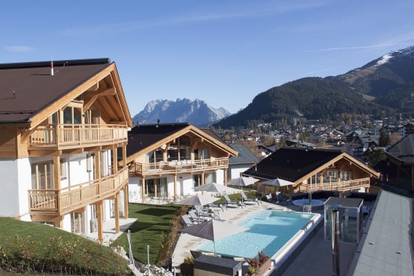 Mountains Hotel & Chalet