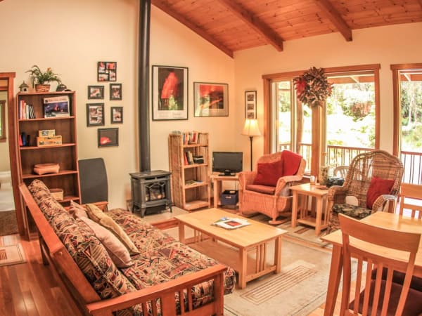 Charming comfort for families or small groups, minutes from the national park!